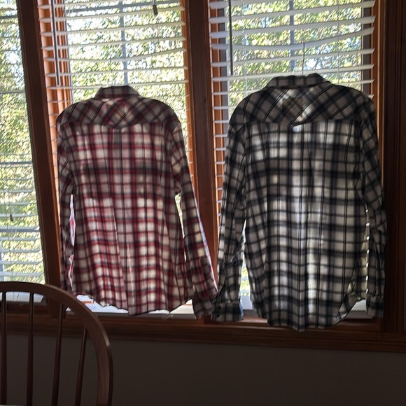 American Eagle Outfitters/2 shirts in size XL/TG Long Sleeve Vintage Fit/EC - Picture 8 of 8